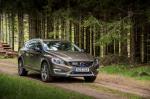Volvo V60 D4 Cross Country 2015 года